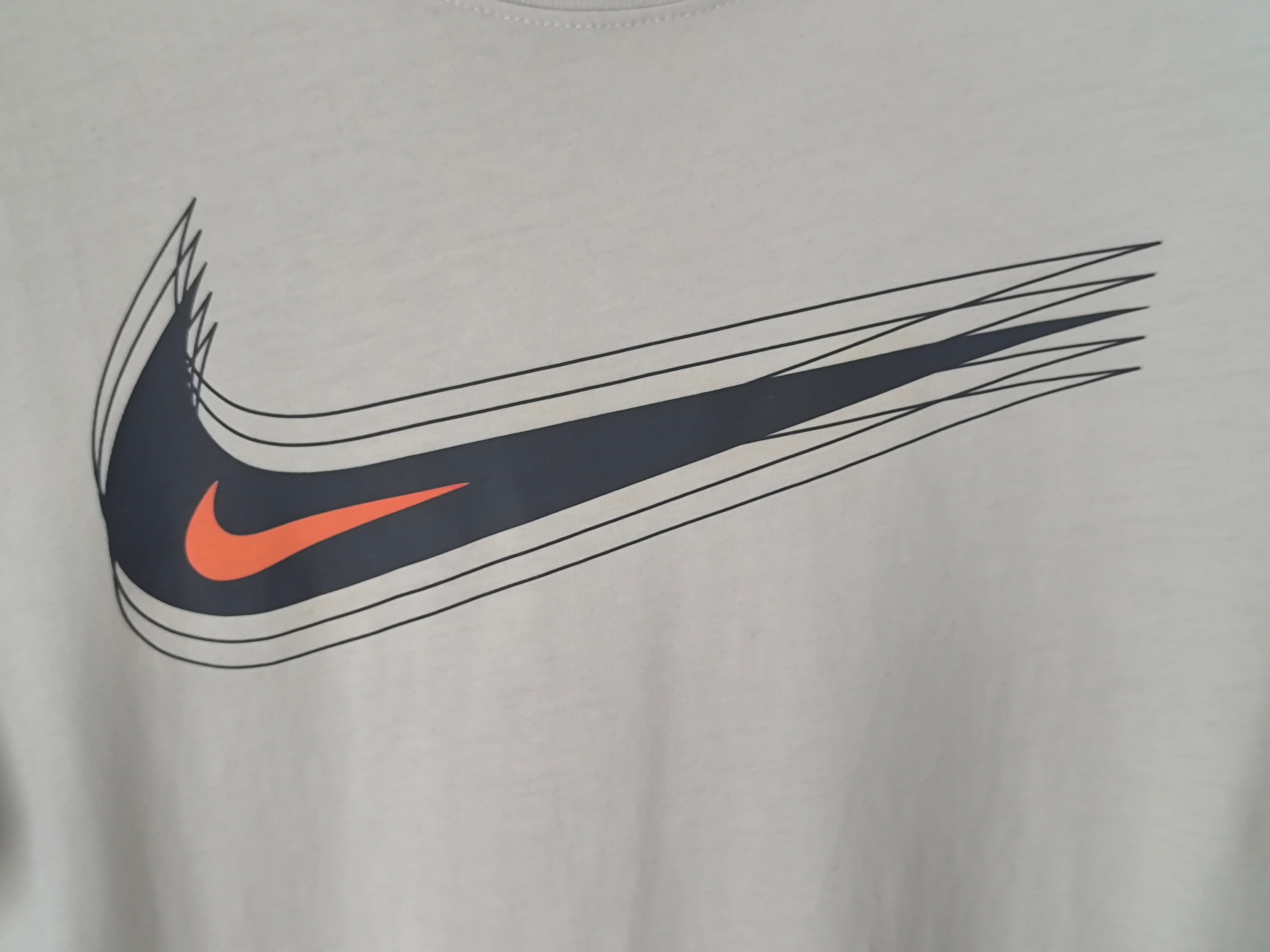 Camiseta Nike Tee